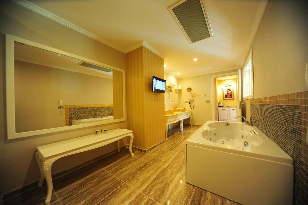 Готель Grand Gocek 2*